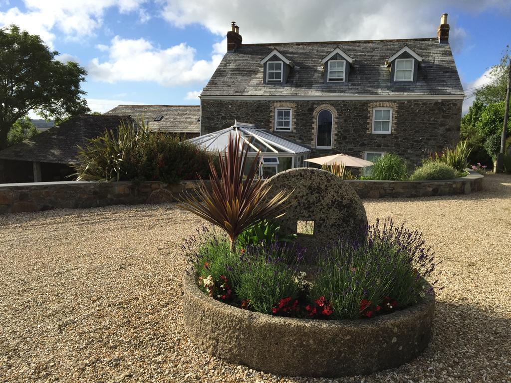 Treveighan Farmhouse Saint Teath エクステリア 写真